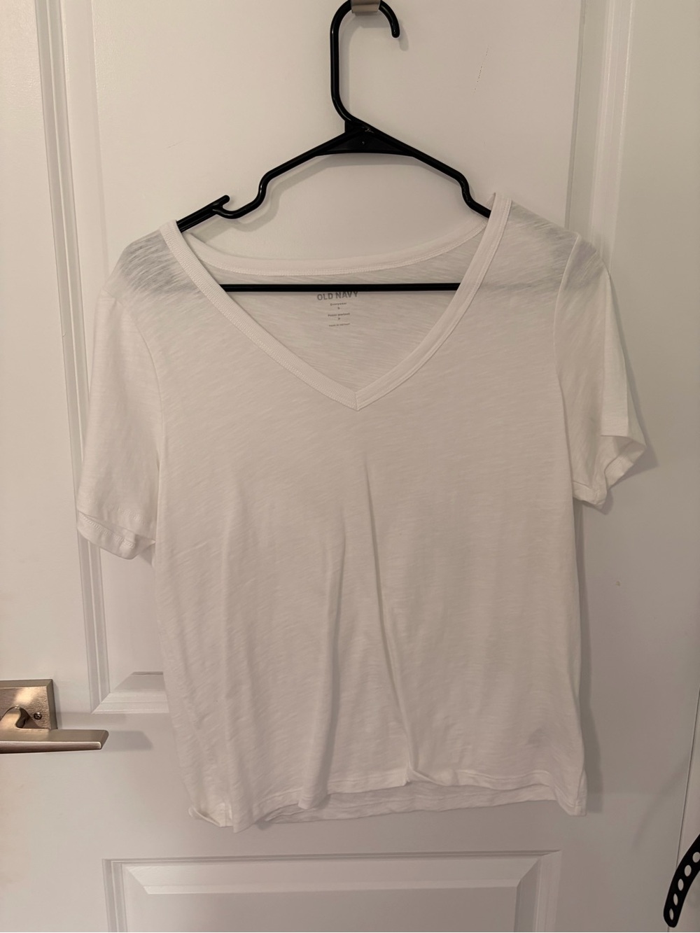Old Navy White V-Neck Short Sleeve Tee